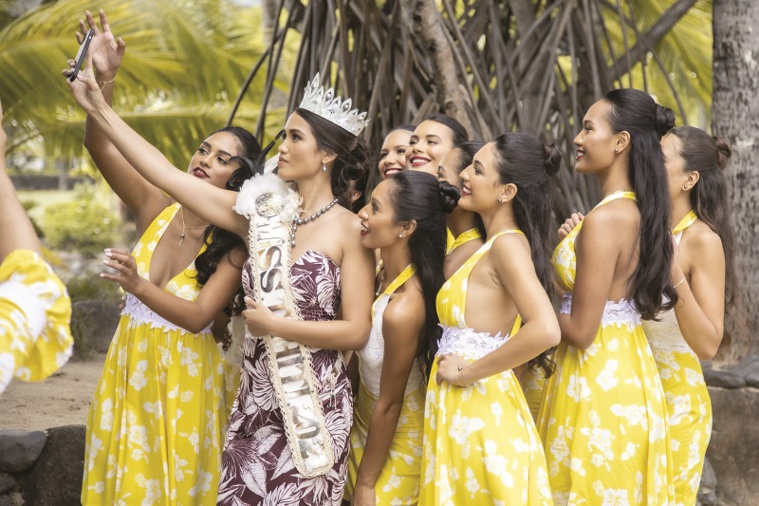 Dix candidates pour une couronne Dix candidates pour une couronne