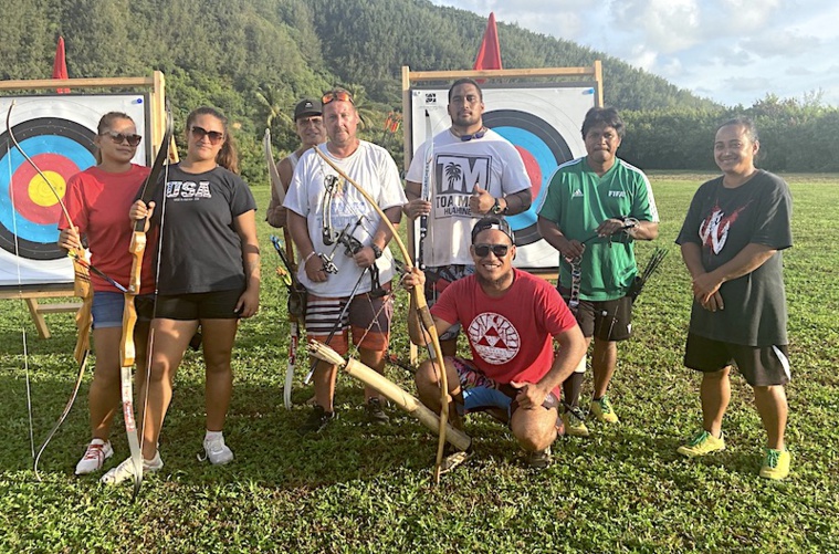 L’équipe de tir à l’arc de Huahine vise les Jeux du Pacifique en décembre 2023 aux îles Salomon. L’équipe de tir à l’arc de Huahine vise les Jeux du Pacifique en décembre 2023 aux îles Salomon.