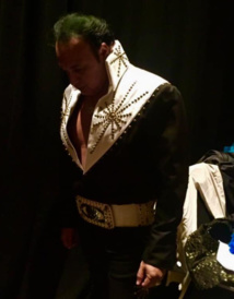 Le King polynésien fête ses 30 ans de carrière Le King polynésien fête ses 30 ans de carrière