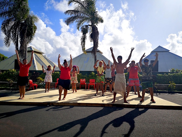L’atelier danse proposait d’apprendre une courte chorégraphie. L’atelier danse proposait d’apprendre une courte chorégraphie.