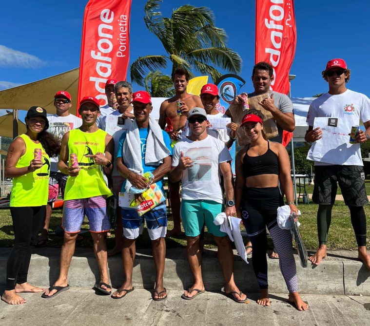 SUP : Lorenzo Bennett insubmersible entre Papenoo et Taaone SUP : Lorenzo Bennett insubmersible entre Papenoo et Taaone