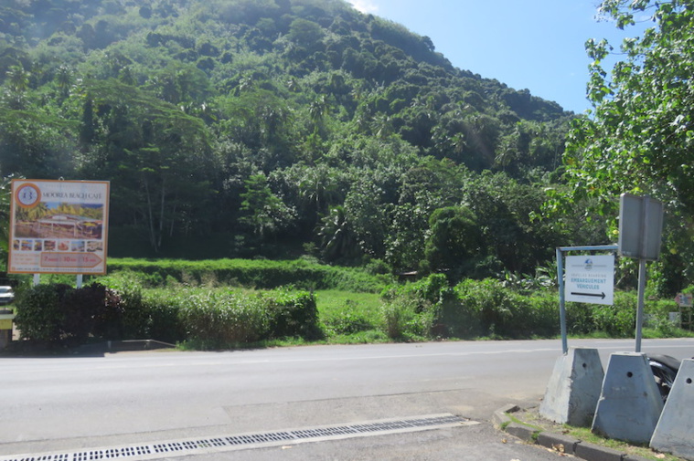 Le futur centre commercial se situe en face de l'embarquement véhicules de l'Aremiti ferry. Le futur centre commercial se situe en face de l'embarquement véhicules de l'Aremiti ferry.