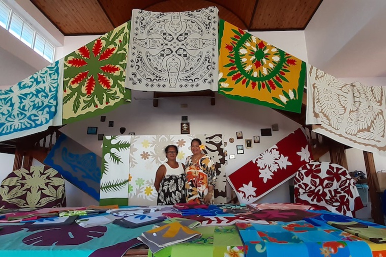 Vahine et Marie exposent leurs oeuvres à la mairie de Uturoa jusqu'à samedi. Vahine et Marie exposent leurs oeuvres à la mairie de Uturoa jusqu'à samedi.