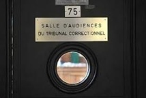 Il avait posté des photos de son ex nue sur des sites de rencontre: 12 mois avec sursis Il avait posté des photos de son ex nue sur des sites de rencontre: 12 mois avec sursis