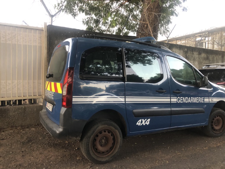 Elle brûle trois maisons pour se venger de son agresseur Elle brûle trois maisons pour se venger de son agresseur