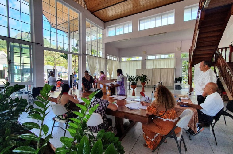 Législatives 2022 - 1er tour : Moetai Brotherson en tête à Uturoa Législatives 2022 - 1er tour : Moetai Brotherson en tête à Uturoa