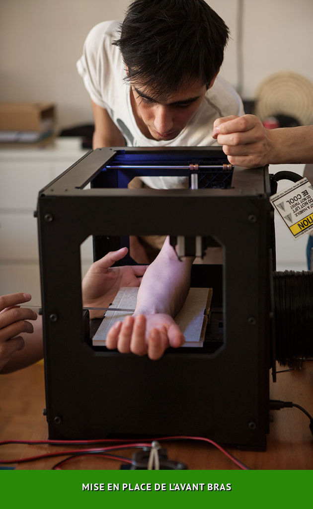 Les essais avant le premier tatouage par une imprimante 3D