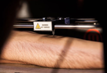 La machine à tatouer : laisseriez-vous un robot marquer votre peau ? La machine à tatouer : laisseriez-vous un robot marquer votre peau ?