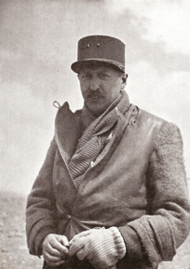 Le général Koenig, commandant de Bir Hakeim.