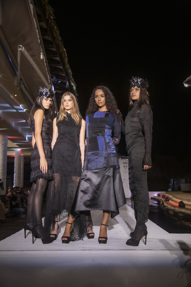 Les candidates au concours Brave Model Management habillées par Olivier Theyskens. Première... Les candidates au concours Brave Model Management habillées par Olivier Theyskens. Première...