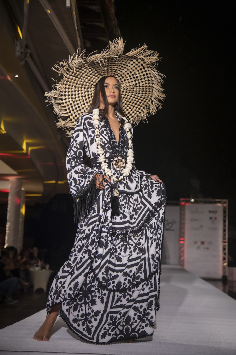 Melissa lors du défilé Aloha. Melissa lors du défilé Aloha.