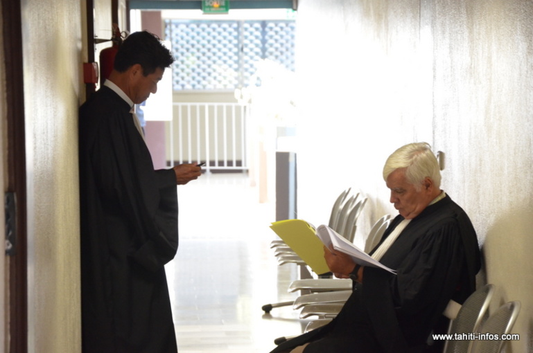 Me Lau, avocat de la famille Couraud et Me Quinquis, avocat de MM. Mara et Manate Me Lau, avocat de la famille Couraud et Me Quinquis, avocat de MM. Mara et Manate