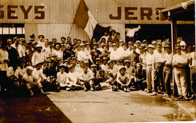 (Fonds Tony Bambridge). (Fonds Tony Bambridge).