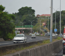Pompiers et gendarmes mobilisés ce vendredi matin près du collège Hiro de Faa'a. Pompiers et gendarmes mobilisés ce vendredi matin près du collège Hiro de Faa'a.