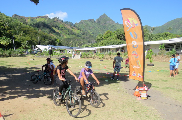 Moorea : se déplacer à vélo, ça s'apprend Moorea : se déplacer à vélo, ça s'apprend