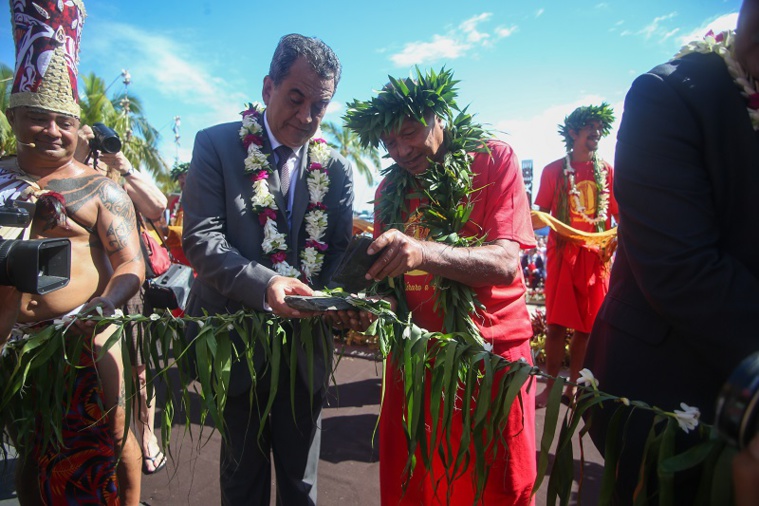 Fête de l’autonomie : le va’a comme symbole de l’unité polynésienne Fête de l’autonomie : le va’a comme symbole de l’unité polynésienne