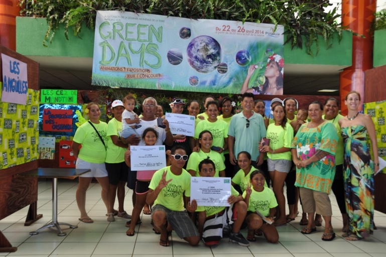 Les 3 premiers prix de la catégorie création. Crédit : mairie de Punaauia Les 3 premiers prix de la catégorie création. Crédit : mairie de Punaauia