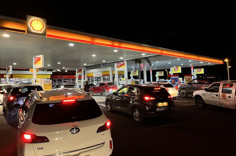 La ruée sur les stations-service La ruée sur les stations-service