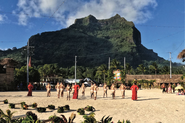 Cérémonie d'ouverture officielle du Heiva i Bora Bora. Cérémonie d'ouverture officielle du Heiva i Bora Bora.