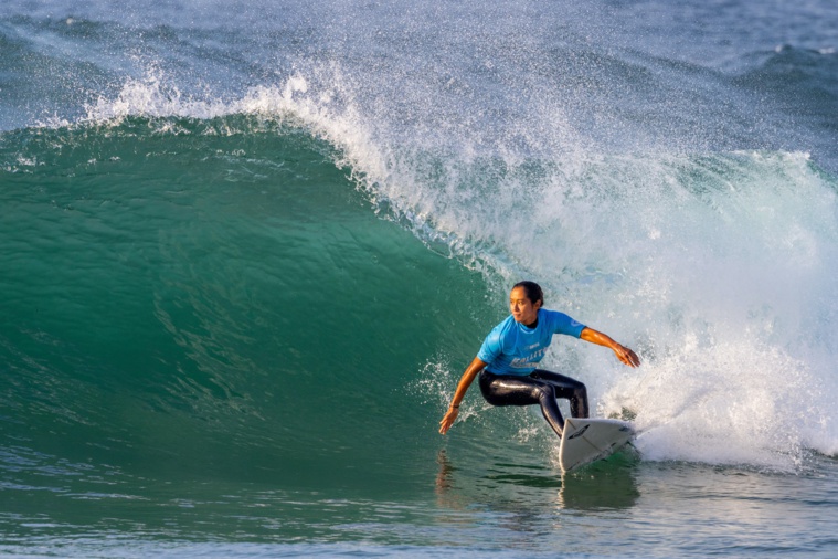 Vahine Fierro a été éliminée, samedi, en huitièmes de finale au Ballito Pro par l'Américaine, Alyssa Spencer. (photo : © WSL)