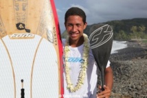Poenaiki Raioha, un Tahitien champion du monde de stand up paddle Poenaiki Raioha, un Tahitien champion du monde de stand up paddle