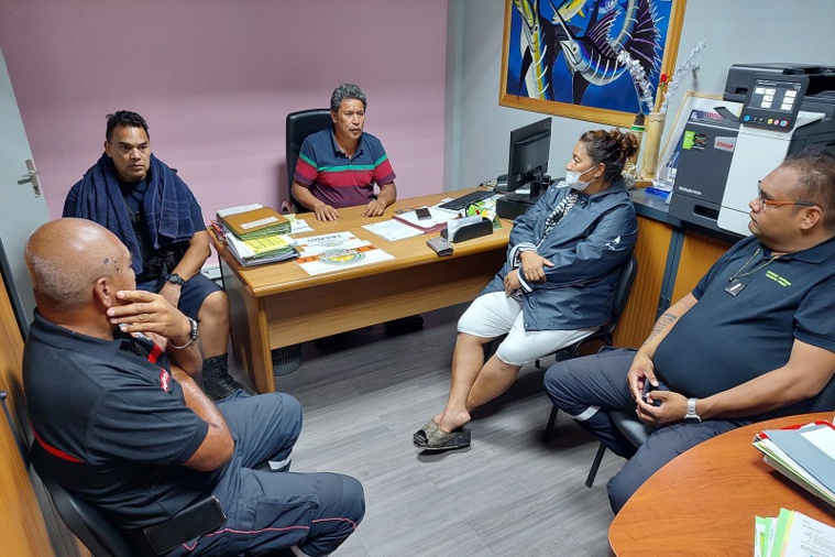 La mairie interdit le surf à Teahupo'o La mairie interdit le surf à Teahupo'o