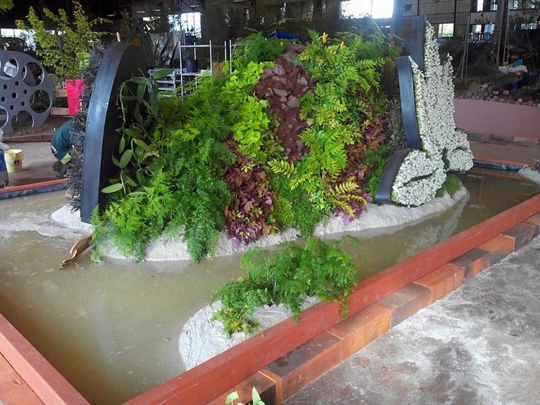 Le stand de l'association Heirautini (crédit : Tahiti en France) Le stand de l'association Heirautini (crédit : Tahiti en France)