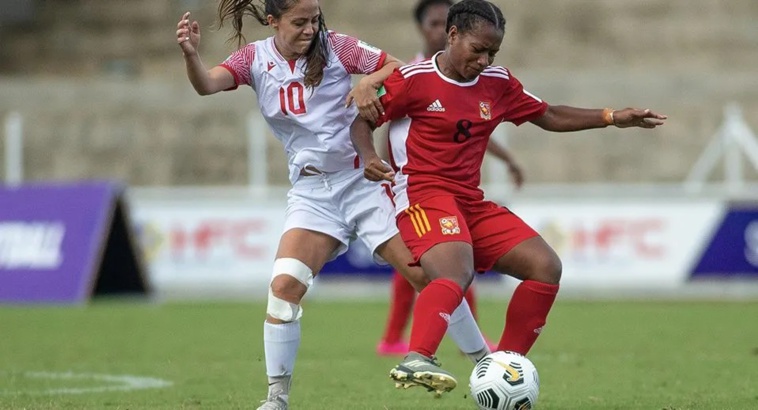 Charlotte Rodriguez au duel ici avec la Papou, Rayleen Bauelua. (photo : OFC Media) Charlotte Rodriguez au duel ici avec la Papou, Rayleen Bauelua. (photo : OFC Media)