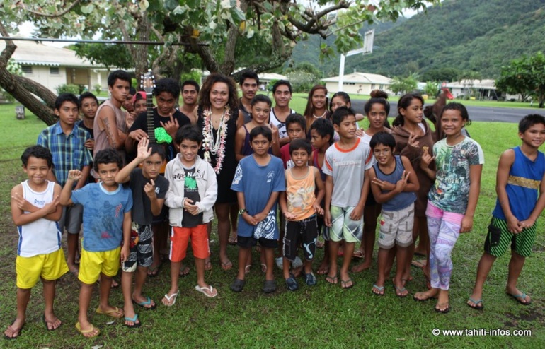 Anne-Caroline Graffe marraine du Village d'Enfant SOS Anne-Caroline Graffe marraine du Village d'Enfant SOS