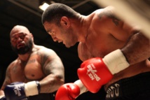 Boxe professionnelle : Temoo Tamaititahio terrasse le colosse Samoan Boxe professionnelle : Temoo Tamaititahio terrasse le colosse Samoan