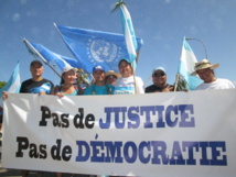 Pour le tāvini : « tous les chemins mènent à Mā’ohi Nui ! » Pour le tāvini : « tous les chemins mènent à Mā’ohi Nui ! »