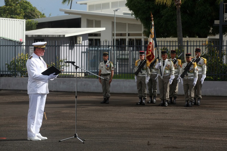 Le contre-amiral Geoffroy d'Andigné lors de sa prise de fonctions le 1er août à la caserne Broche de Arue.