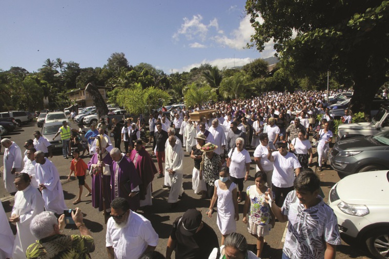Dernier au revoir à Monseigneur Hubert Dernier au revoir à Monseigneur Hubert