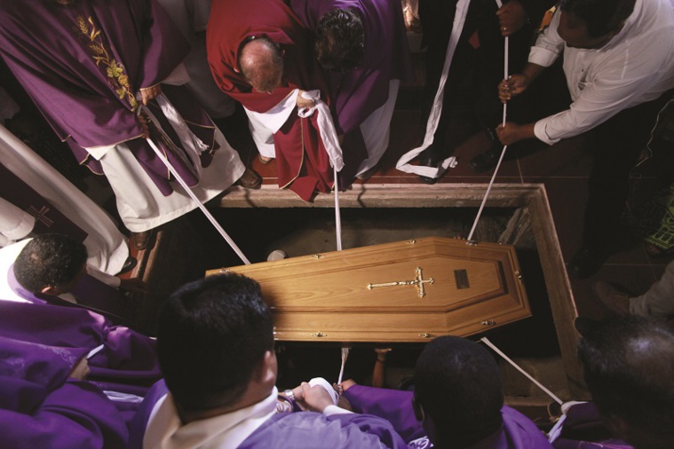 Dernier au revoir à Monseigneur Hubert Dernier au revoir à Monseigneur Hubert