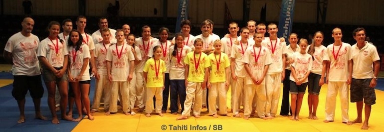 Bernard Di Rollo à gauche Bernard Di Rollo à gauche