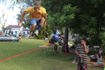 ‘Slackline’ - une nouvelle discipline à Tahiti ‘Slackline’ - une nouvelle discipline à Tahiti