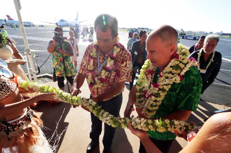 Rarotonga-Tahiti, contact établi Rarotonga-Tahiti, contact établi