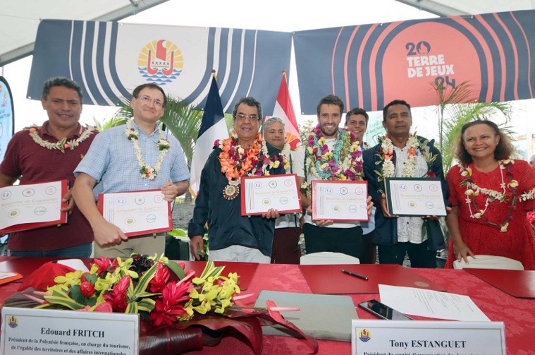 Conventions signées pour les épreuves de surf aux JO-2024 Conventions signées pour les épreuves de surf aux JO-2024