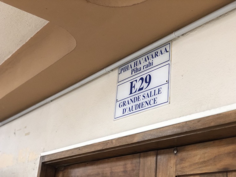 Trompé par sa femme, il menace de tuer leur bébé de 15 mois Trompé par sa femme, il menace de tuer leur bébé de 15 mois