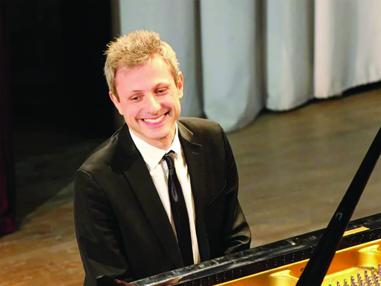 Maxime Zecchini à Tahiti pour deux soirées Maxime Zecchini à Tahiti pour deux soirées