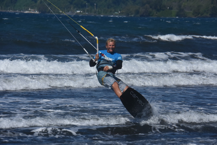 Le co-organisateur du Tahiti Big Air Contest, Antoine Fermon, a pris cette année à la compétition. Le co-organisateur du Tahiti Big Air Contest, Antoine Fermon, a pris cette année à la compétition.
