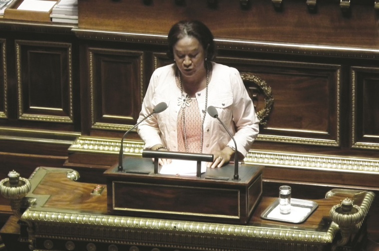 Comment Lana Tetuanui veut supprimer la prime d’éloignement des fonctionnaires d’État Comment Lana Tetuanui veut supprimer la prime d’éloignement des fonctionnaires d’État