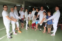 Louis au centre a ramené une médaille de bronze de NZ Louis au centre a ramené une médaille de bronze de NZ