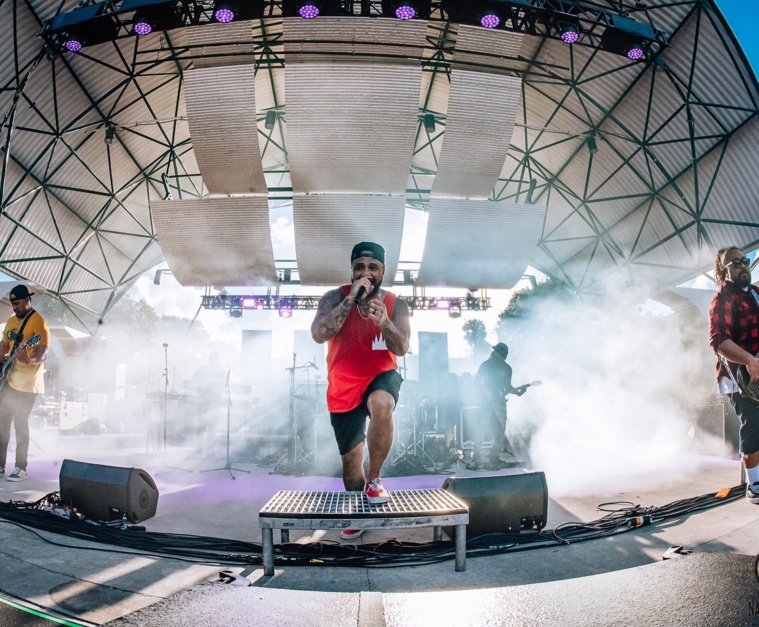 Le groupe Common Kings tourne partout dans le monde. Il est de tous les plus grands festivals. Le groupe Common Kings tourne partout dans le monde. Il est de tous les plus grands festivals.