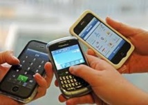 La dépendance au smartphone, un mal croissant chez les jeunes La dépendance au smartphone, un mal croissant chez les jeunes