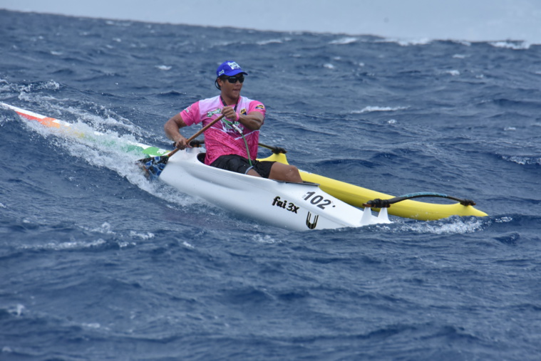 En optant pour un cap beaucoup plus au nord que ses rivaux, Temoana Taputu a été le premier à rejoindre la pointe de Temae avant de voir revenir sur lui Tutearii Hoatua. En optant pour un cap beaucoup plus au nord que ses rivaux, Temoana Taputu a été le premier à rejoindre la pointe de Temae avant de voir revenir sur lui Tutearii Hoatua.