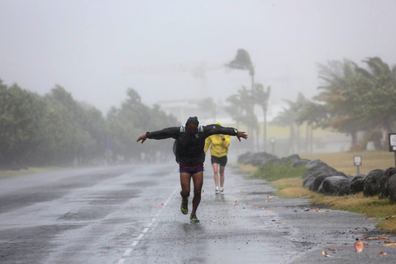 Tahiti sur la route des cyclones dévastateurs