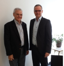 à droite le président de la formation Claude OLIK, à gauche, le Directeur du centre de perfectionnement de l’Université du Québec à Montréal (UQAM), M. France MALTAIS