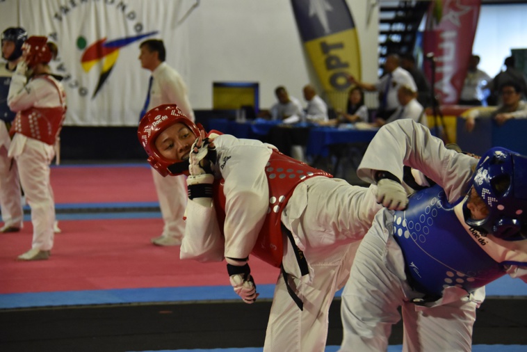 Rautitea Tepea en juniors s'est adjugée l'or dans la catégorie des +63 kg en dominant l'Australienne, Hannah Kiefer, en finale. Rautitea Tepea en juniors s'est adjugée l'or dans la catégorie des +63 kg en dominant l'Australienne, Hannah Kiefer, en finale.