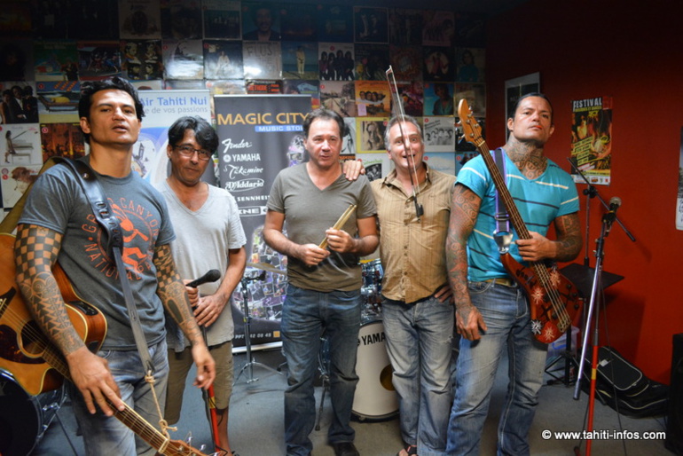 Tout comme ceux de Tikahiri Tout comme ceux de Tikahiri